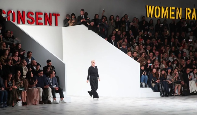 Chị gái ca nhiễm Covid-19 thứ 17 ở Việt Nam dự 2 sự kiện thời trang tại Milan, Paris