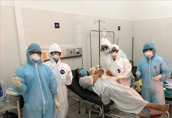 Cao Bằng: Bé gái kháu khỉnh chào đời ở khu cách ly dịch Covid-19