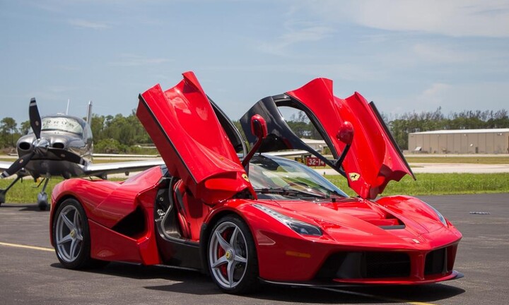 Tiếp bước “đồng hương”, hãng siêu xe Ferrari bất ngờ thông báo tạm dừng sản xuất