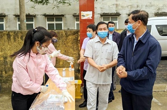 Hải Phòng: Khẩn cấp tìm kiếm hành khách bay cùng chuyến với 4 người có biểu hiện nhiễm Covid-19