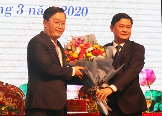 Ông Nguyễn Đức Trung được bầu giữ chức Chủ tịch UBND tỉnh Nghệ An
