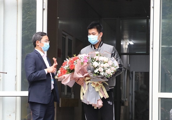 Bệnh nhân thứ 18 nhiễm Covid-19 được xuất viện