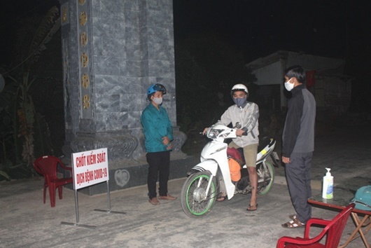 Hải Dương: Người dân đi qua chốt kiểm soát sau 22h phải xuất trình giấy tờ