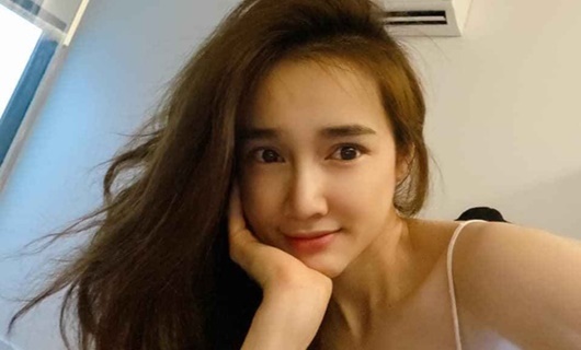Nhã Phương đăng ảnh than mất ngủ nhưng nhan sắc vẫn đầy cuốn hút, được khen ngợi tới tấp