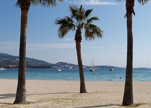 Những bãi biển nổi tiếng hút khách ở Tây Ban Nha sau khi dịch Covid-19 bùng phát