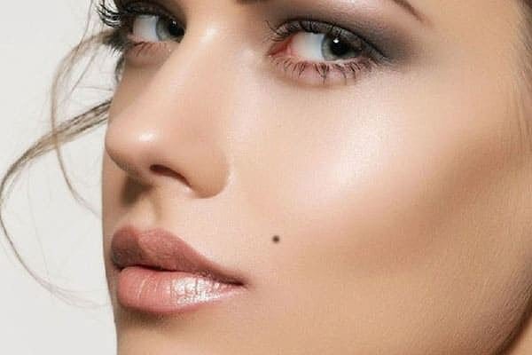  Kinh doanh đắc lộc, giàu sang tột đỉnh nếu có nốt ruồi ở 3 vị trí này