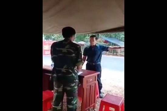 Tạm đình chỉ công tác Phó chủ tịch HĐND huyện chống đối việc kiểm tra kiểm soát dịch Covid-19