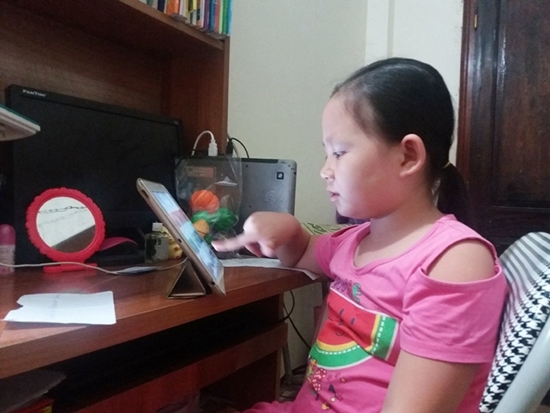 Chị bán hoa quả và câu chuyện dạy con học giỏi tiếng Anh nhờ bí quyết ít ai ngờ tới