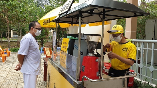 Cà phê Ông Bầu đến tuyến đầu chống dịch Covid-19