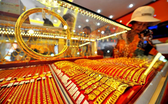 Giá vàng hôm nay 20/4/2020: Giá vàng SJC giảm 100.000 đồng/lượng