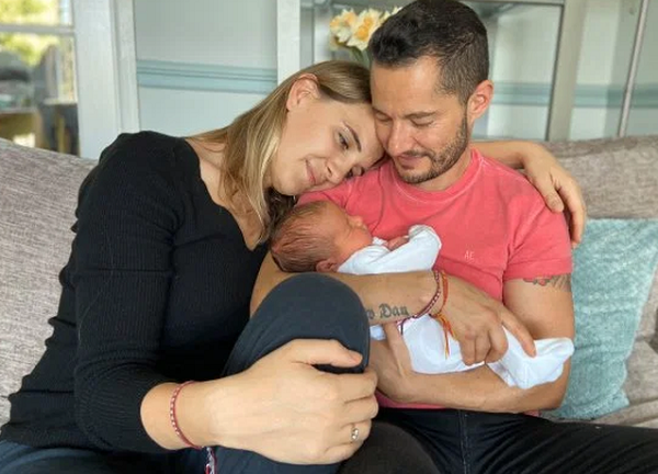 Tin tức đời sống mới nhất ngày 21/4/2020: Cặp vợ chồng cùng chuyển giới ở Anh đón con đầu lòng