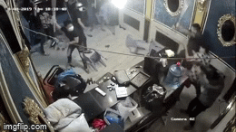 Vụ đập phá nhà hàng giá 500 triệu đồng: Bắt trùm giang hồ Lâm 