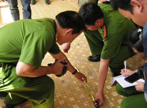 Tuyên Quang: Bé 6 tuổi chết bất thường ở nhà ông bà ngoại, cổ có 2 vết hằn