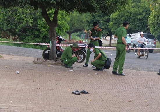 Tin tức pháp luật mới nhất ngày 5/5/2020: Lộ nguyên nhân tài xế taxi bị đồng nghiệp dùng dao đâm tử vong