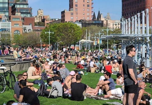 Tình hình dịch virus corona ngày 4/5: Người New York đổ xô đi công viên giữa dịch bệnh