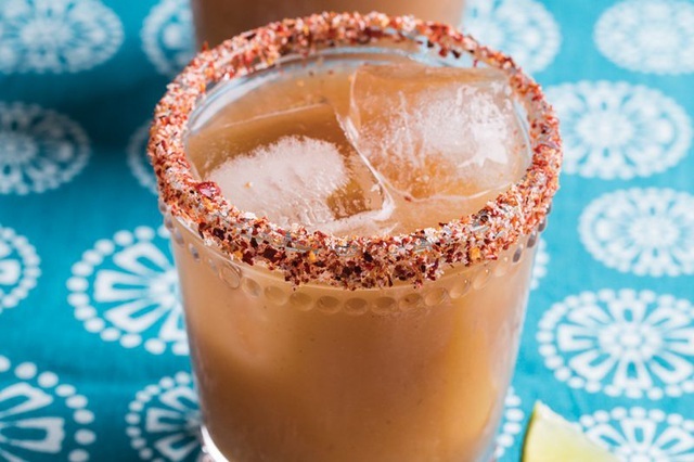 Tin tức đời sống mới nhất ngày 8/5/2020: Cho quá nhiều đường vào đồ uống, 2 em bị anh bắn chết