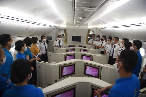 Chuyến bay chở hơn 340 công dân Việt Nam từ Mỹ về nước an toàn, đã cách ly tập trung