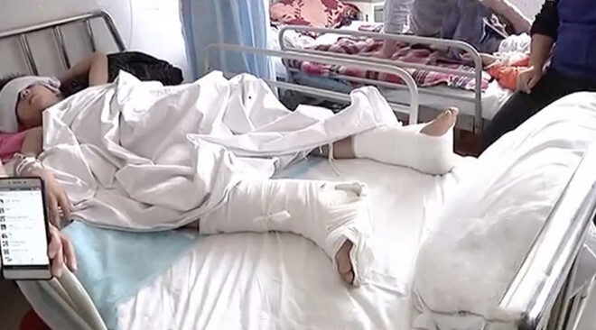 Nghĩ rằng có thể hồi sinh như trong game, hai anh em nhảy từ lầu cao 15m xuống đất