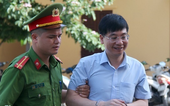 Xét xử gian lận thi cử ở Hòa Bình: Nhiều bị cáo hưởng án treo