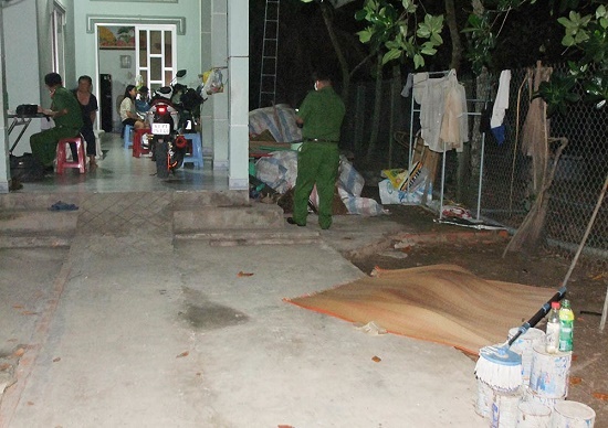 Tin tức pháp luật mới nhất ngày 23/5/2020: Nghịch tử dùng dao đâm gục cha rồi gọi điện báo công an