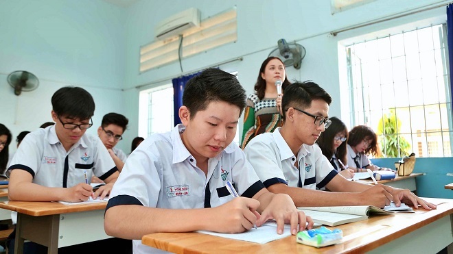 Bộ GD&ĐT đề xuất thay đổi cách đánh giá học sinh: Thách thức không nhỏ từ cả nhà trường lẫn gia đình