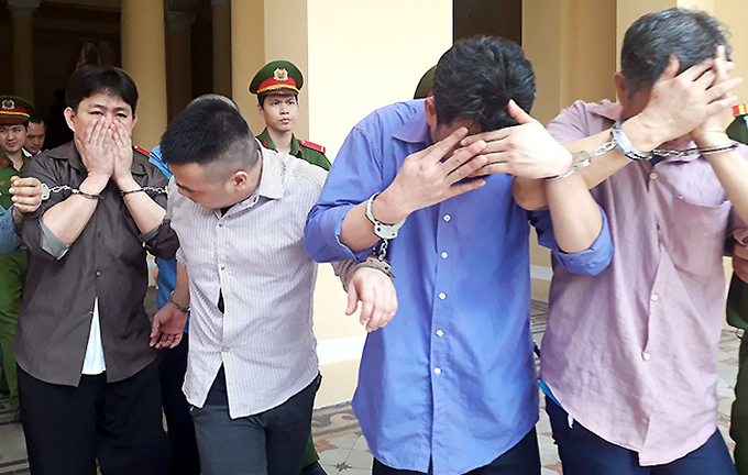 3 anh em ruột lập băng đòi nợ thuê, bắt cóc con nợ sang Campuchia dọa lấy gan thận