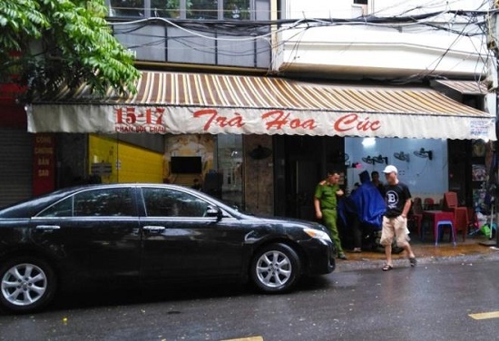 Trích xuất camera truy tìm kẻ ngồi trên ô tô chĩa súng bắn người tại quán trà cúc