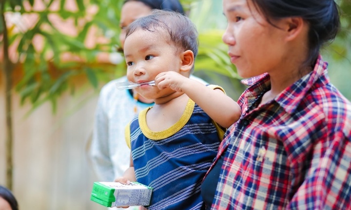 Sữa học đường Quảng Nam: Học sinh miền núi được uống sữa miễn phí