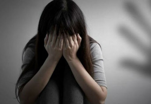 Bé gái sinh con vạch trần tình nhân của mẹ là “quỷ đội lốt người”