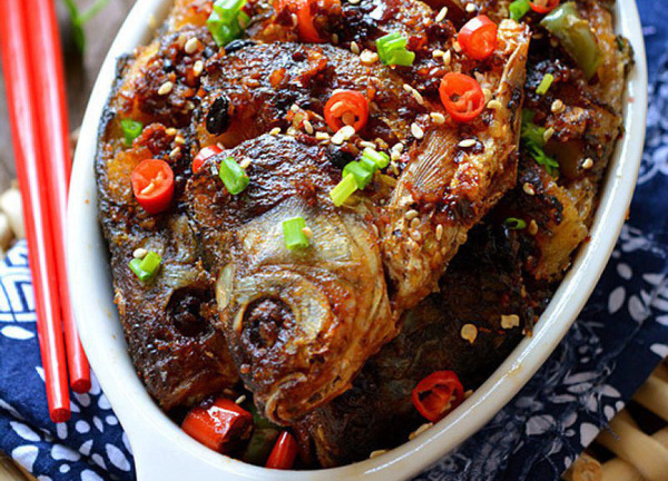 Không phải rán, cá chế biến theo cách này thịt rắn chắc thơm ngon, ai ăn cũng tấm tắc