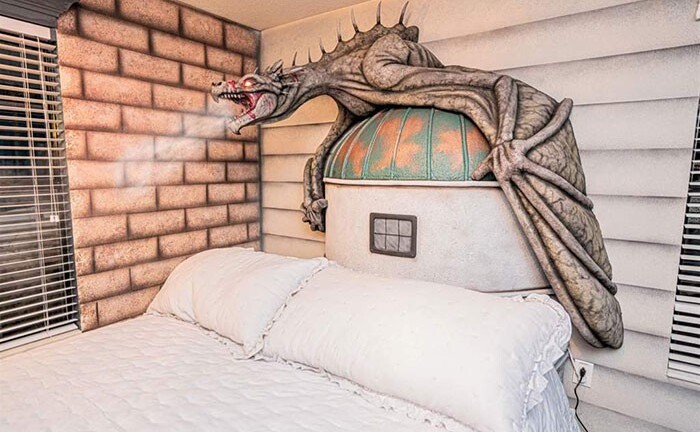 Khám phá biệt thự rộng 4.000m2 tái hiện thế giới phù thủy trong Harry Potter