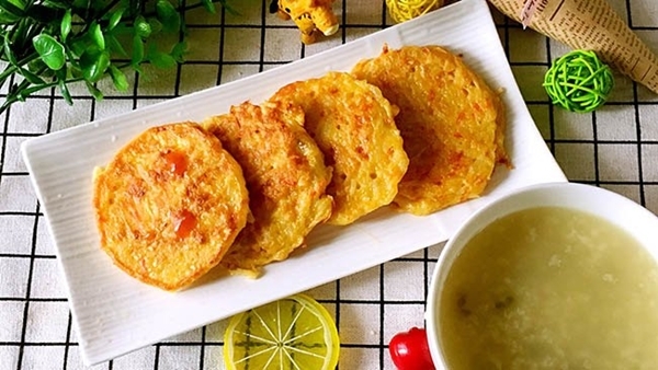 Mẹ làm khoai tây cà rốt theo cách này, con ăn hoài không chán