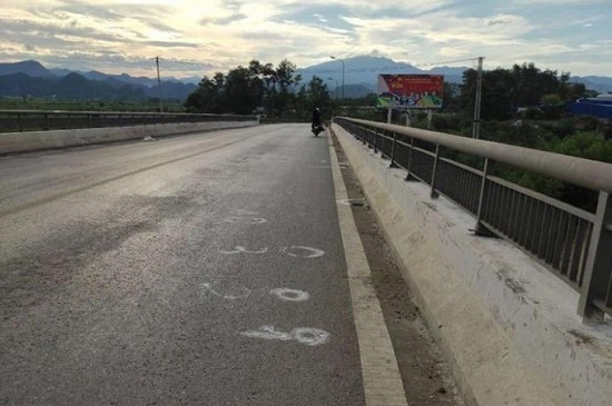 Hé lộ nguyên nhân hai anh em ở Nghệ An vác súng, bắn gục đối thủ trong đêm