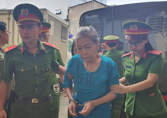 Vụ thi thể trong bê tông: Mẹ nữ chủ mưu ngã khụy khi con gái bị tuyên tử hình