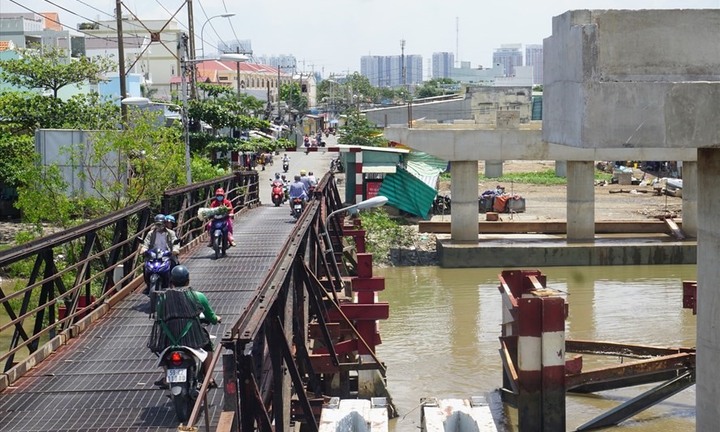 TPHCM: Dự án cầu Long Kiểng 20 năm vẫn chưa xong giải phóng mặt bằng