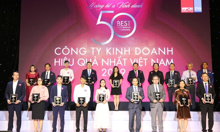 HDBank tiếp tục vào Top những Công ty Kinh doanh Hiệu quả nhất Việt Nam 