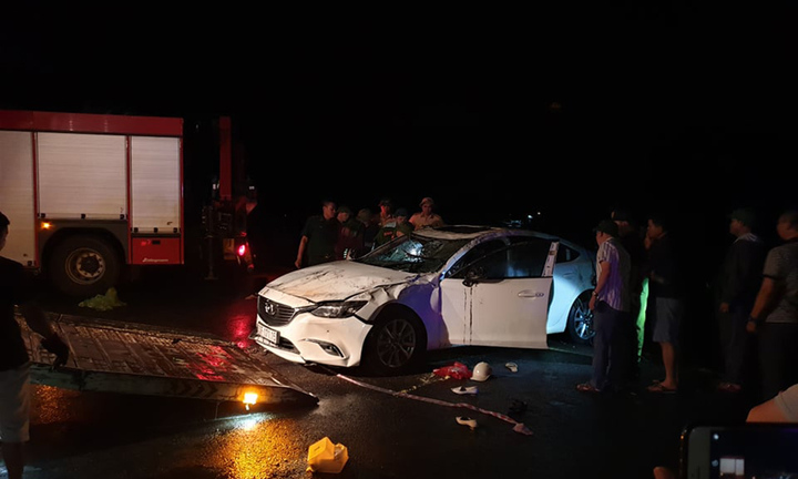 Sau vụ ô tô lao xuống biển khiến 4 người tử vong, nhà thầu vội vàng dựng rào chắn