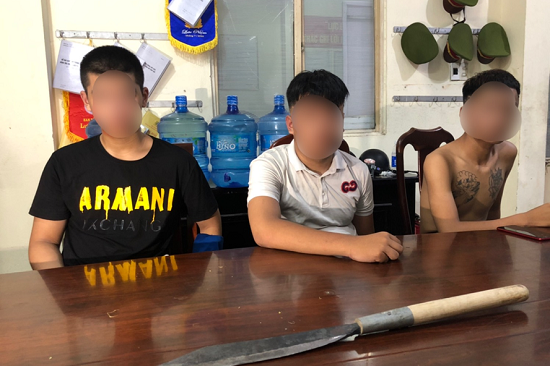 Nổ súng trấn áp 2 nhóm thanh niên chuẩn bị 