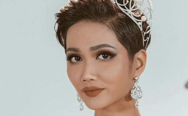 Bị dân mạng chê già, mang màu da ra chế giễu, H'Hen Niê đáp trả cực gắt