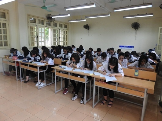 Hà Nội: Nhiều thí sinh thi vào lớp 10 nhận thông báo đổi địa điểm thi lúc nửa đêm
