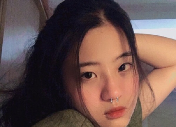 Chỉ xuất hiện vài giây trên truyền hình đã bị truy lùng info, nữ sinh 