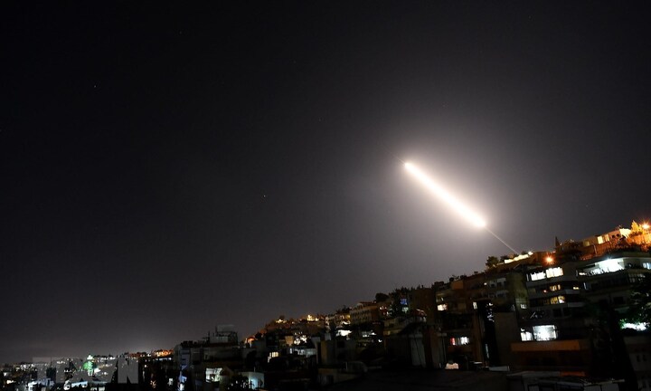 Chiến sự Syria: Đánh chặn nhiều tên lửa của Israel nhằm vào Damascus, 7 binh sĩ bị thương