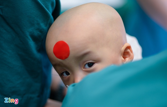 Tin tức đời sống mới nhất ngày 23/7/2020: Bé Diệu Nhi đã cai máy thở, biết làm nũng mẹ