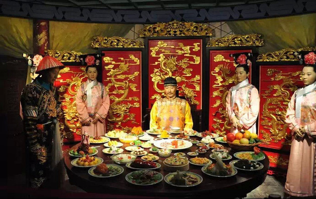 Hoàng đế nhà Thanh tiêu tốn