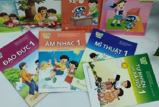 Học phí tiểu học thì bao cấp, sao giá SGK lại thả nổi?