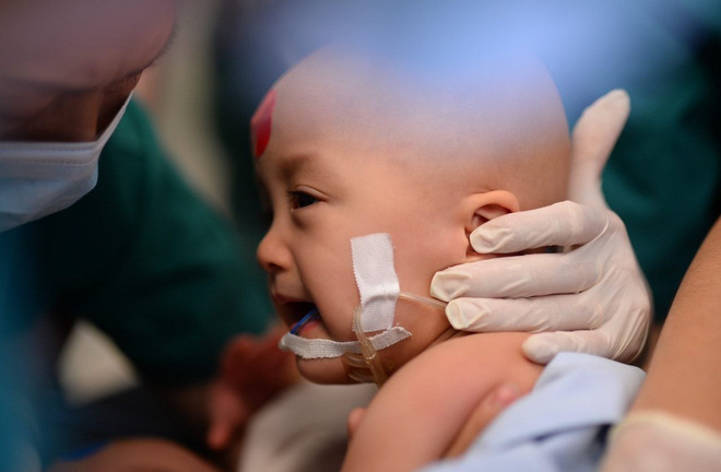 Tin tức đời sống mới nhất ngày 27/7/2020: Trúc Nhi và Diệu Nhi hết sốt, tập ăn sữa