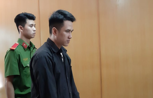 Cha bất hạnh cạn nước mắt trong phiên tòa xử nghịch tử sát hại 3 người thân