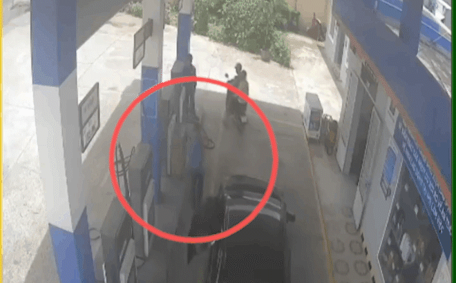 Chồng vừa bước xuống đổ xăng, vợ có cú đạp nhầm chân ga khiến ai cũng hoảng hồn