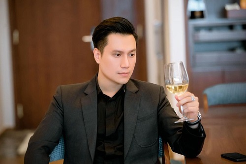 Việt Anh hiếm hoi chia sẻ về những áp lực và căng thẳng hậu ly hôn