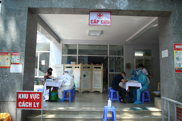 Số lượng người kê khai trở về từ Đà Nẵng tăng vọt, Hà Nội ưu tiên 20.000 bộ test nhanh COVID-19